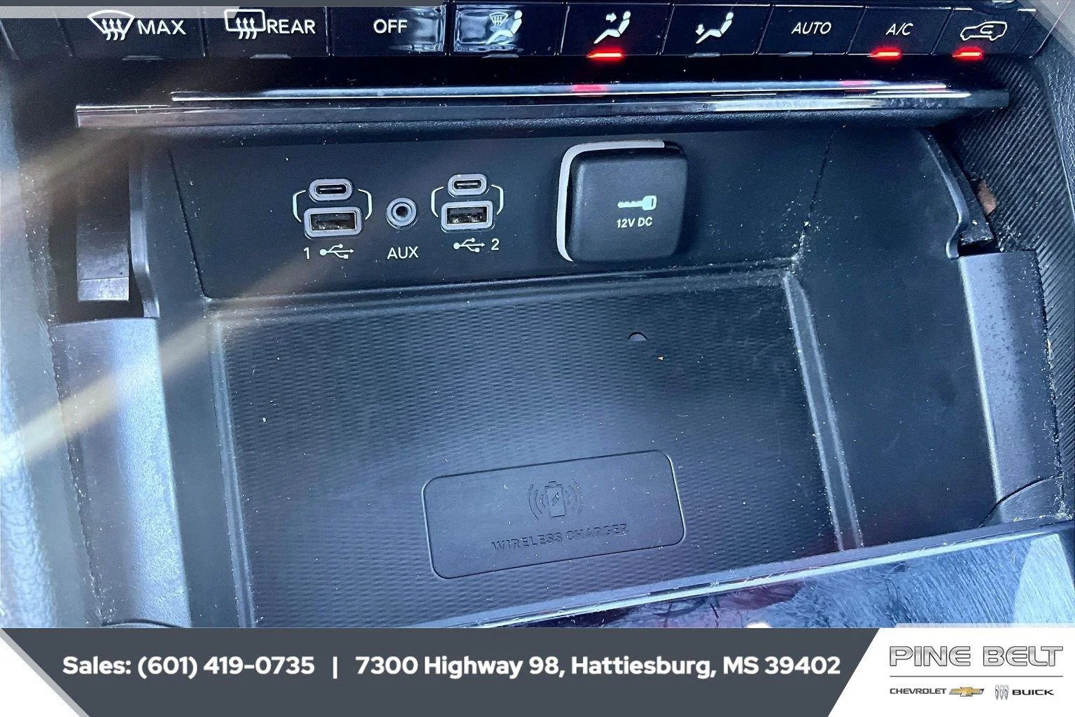 Used 2025 Diamond Black Crystal Pearlcoat Jeep Altitude image 24