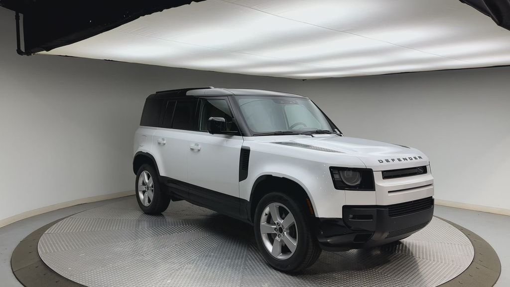 New 2026 Fuji White Land Rover X-Dynamic SE image 8