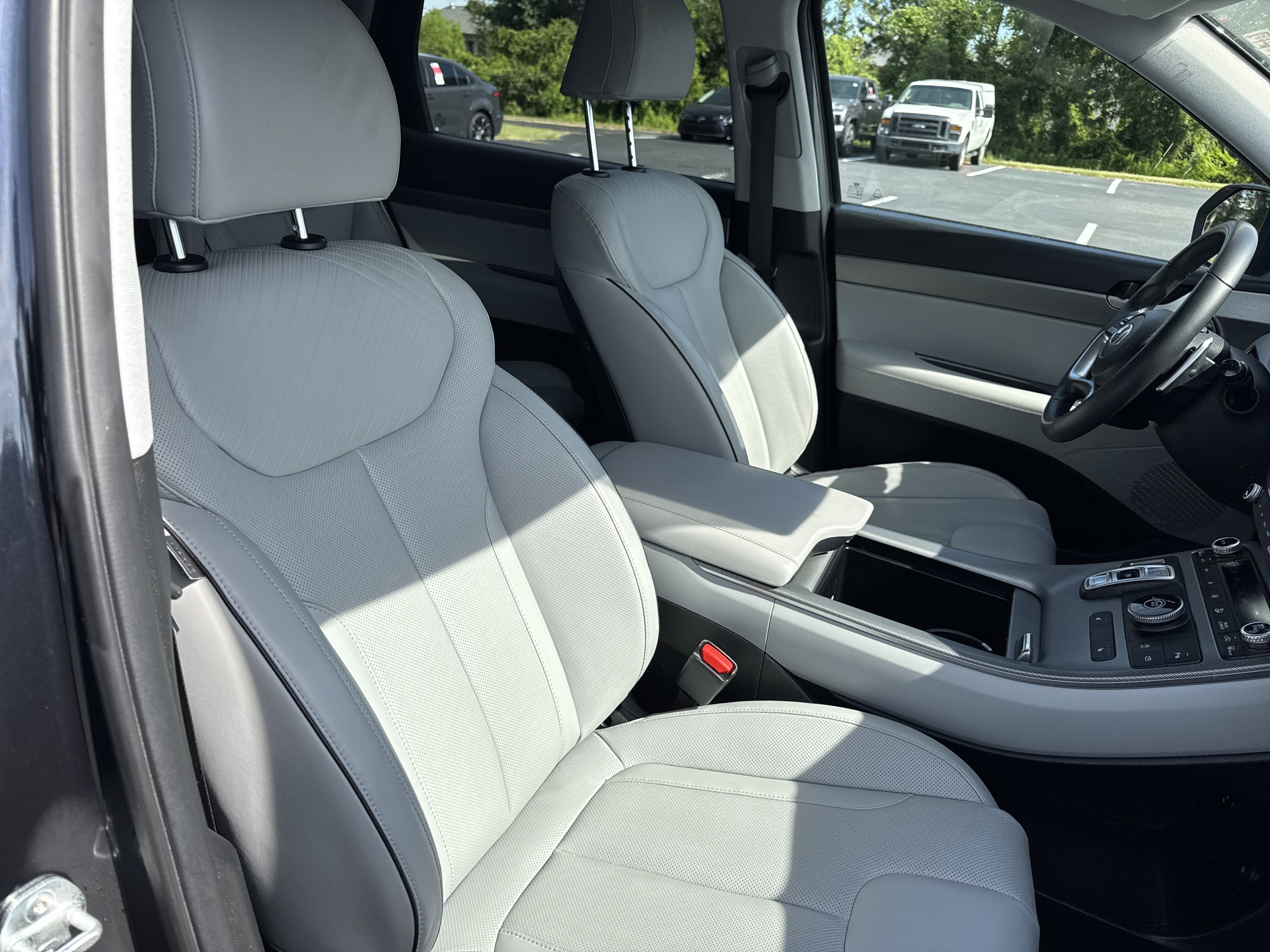 Used 2025 Moonlight Cloud Hyundai SEL image 34