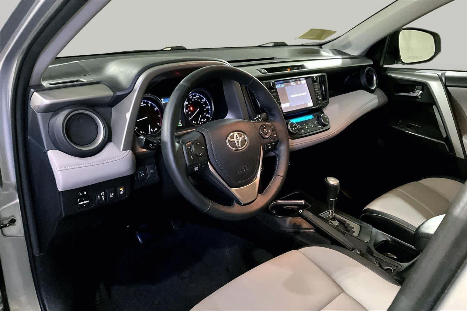 Used 2017 Silver Sky Metallic Toyota Platinum image 17