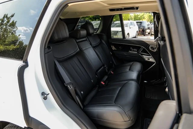 New 2026 Fuji White Land Rover SE image 45
