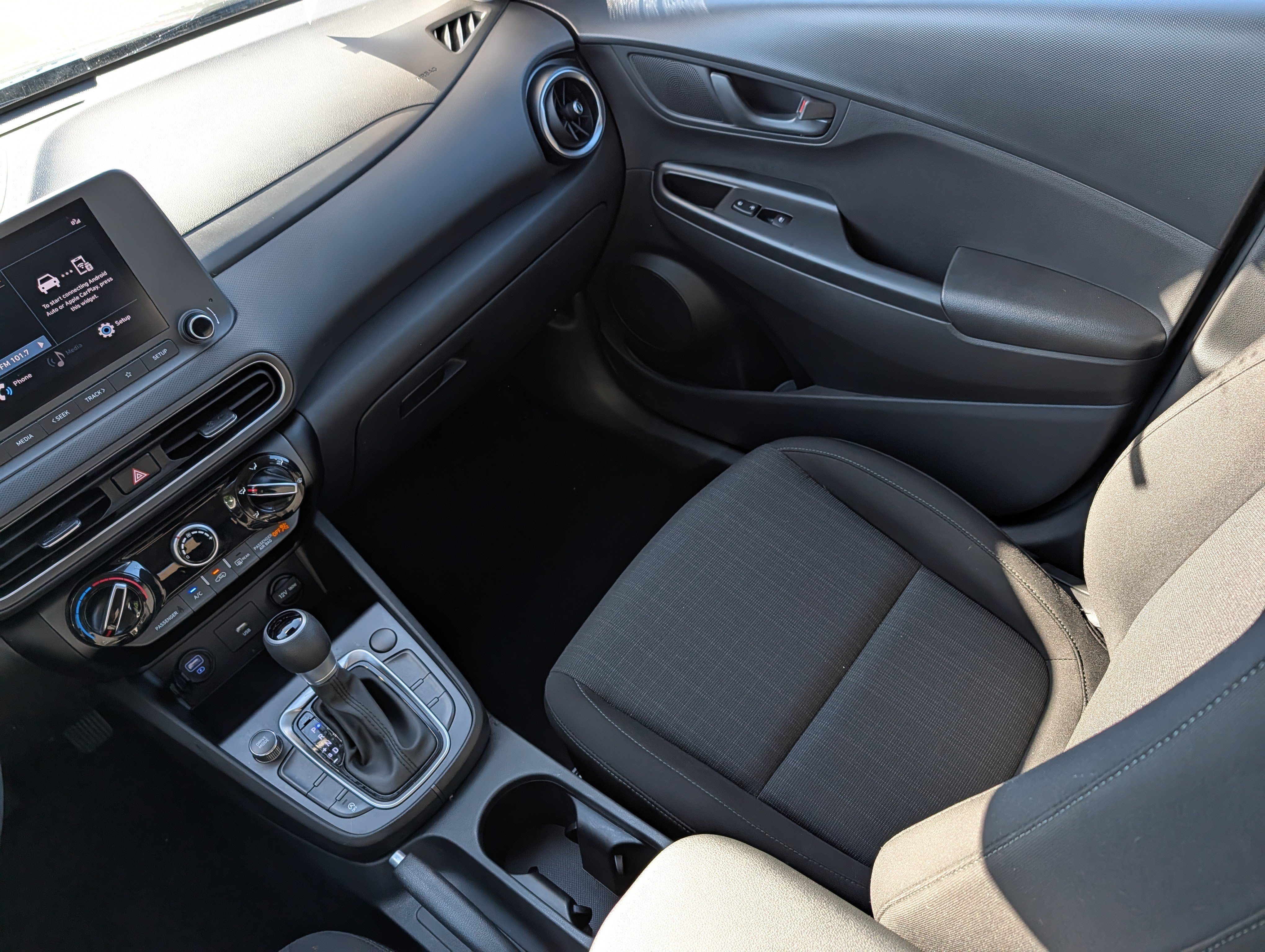 2023 Hyundai Kona SEL - Photo 11