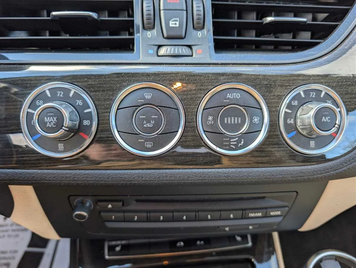 Used 2015 Deep Sea Blue Metallic BMW sDrive28i image 28