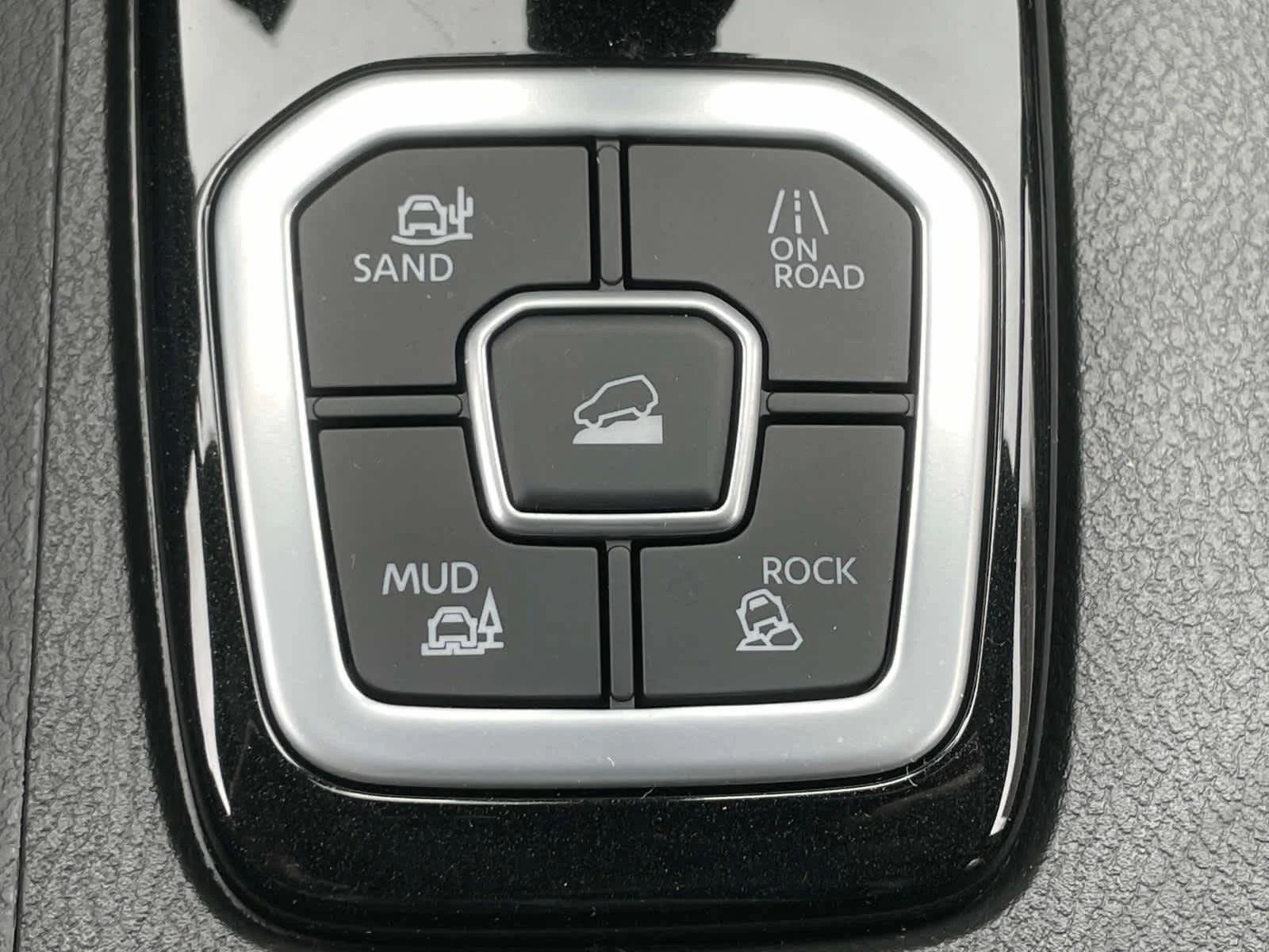 New 2026 Boulder Gray Pearl Nissan SV image 25