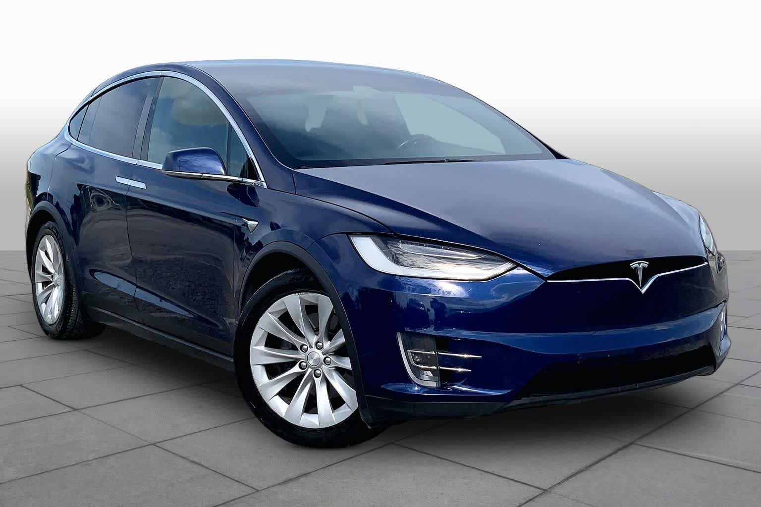 Used 2018 Deep Blue Metallic Tesla 75D image 2
