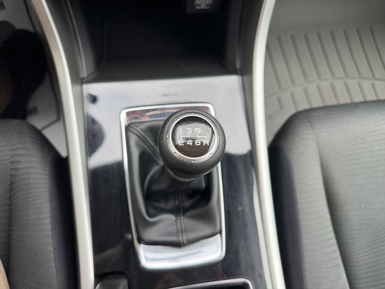 Used 2017 Gray Honda LX image 22