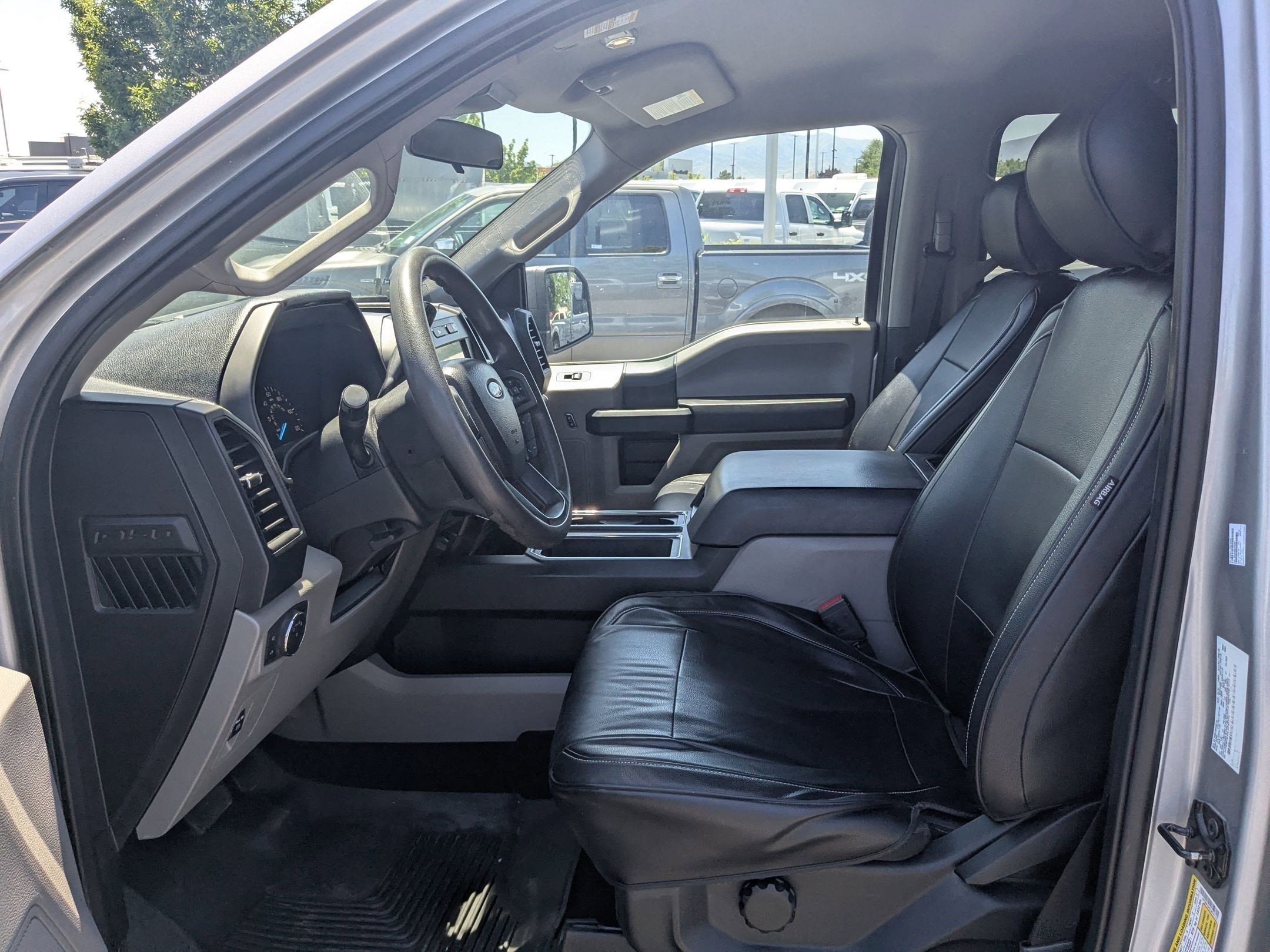 Used 2020 Iconic Silver Metallic Ford XL image 24