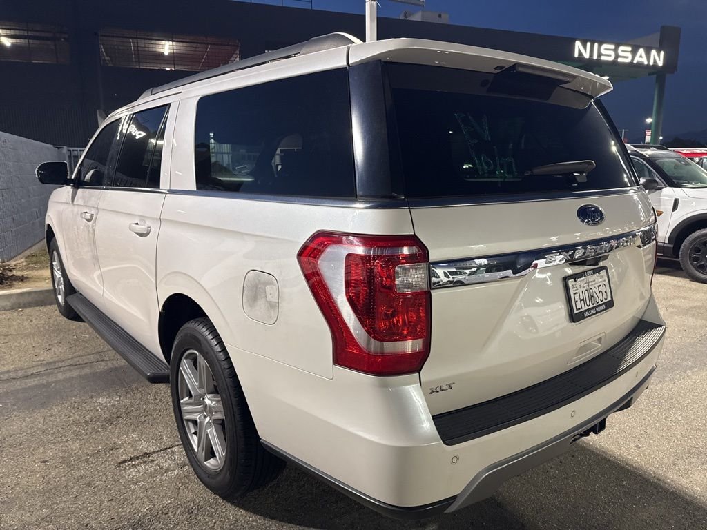 Used 2018 White Platinum Clearcoat Metallic Ford XLT image 6