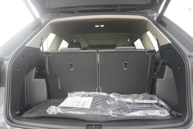 New 2026 Pure Gray Volkswagen 2.0T SE w/Technology image 9