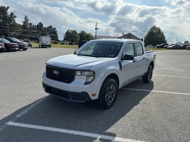 New 2026 Space White Metallic Ford XLT image 3