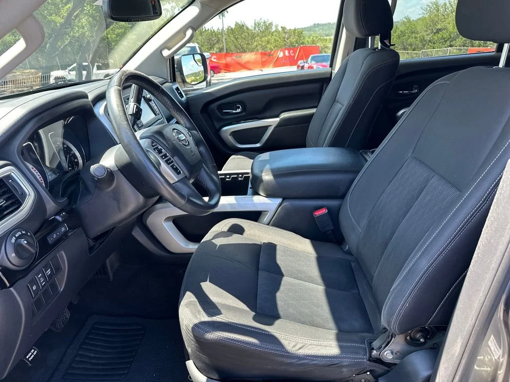 Used 2017  Nissan SV image 17