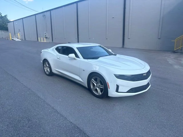 Used 2019 White Chevrolet 1LT image 1
