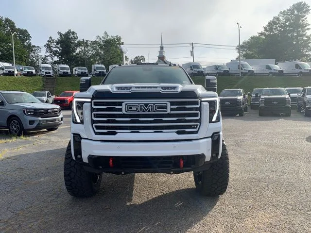 Used 2026 White GMC AT4 image 3