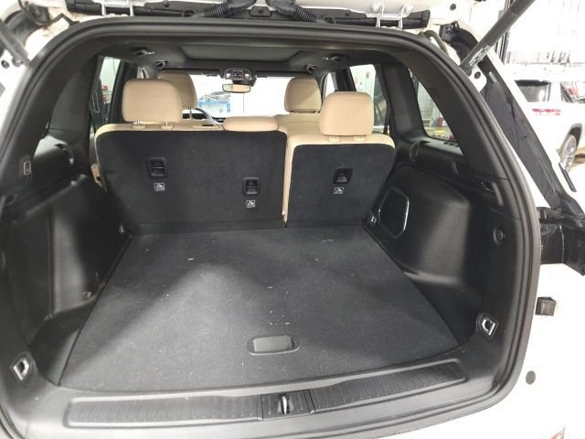 Used 2022 White Jeep 4xe image 11
