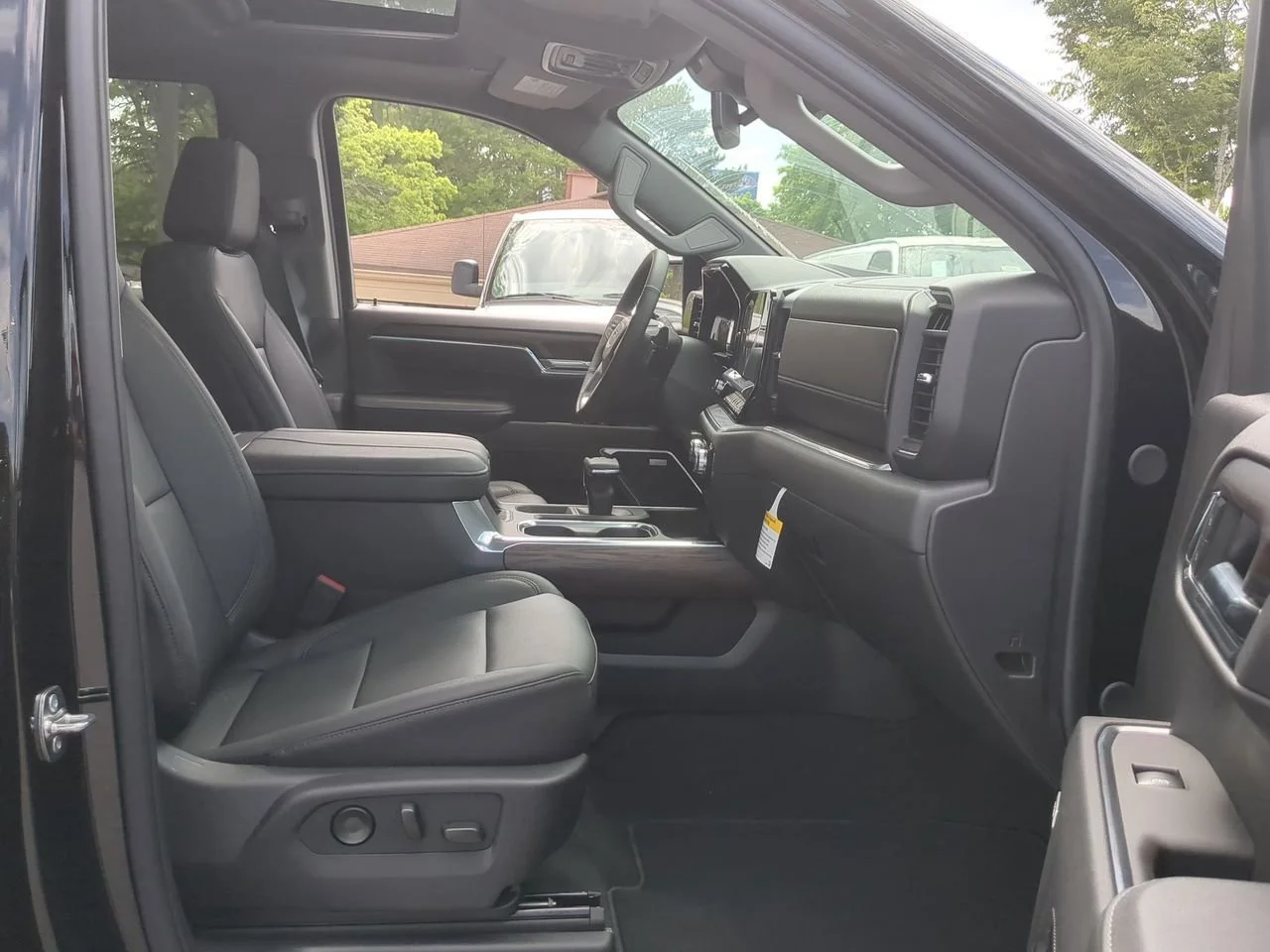 New 2026 Onyx Black GMC SLT image 29