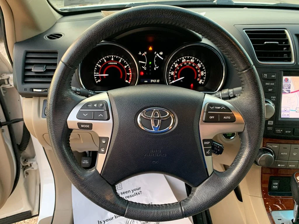 Used 2012 White Toyota Limited image 26