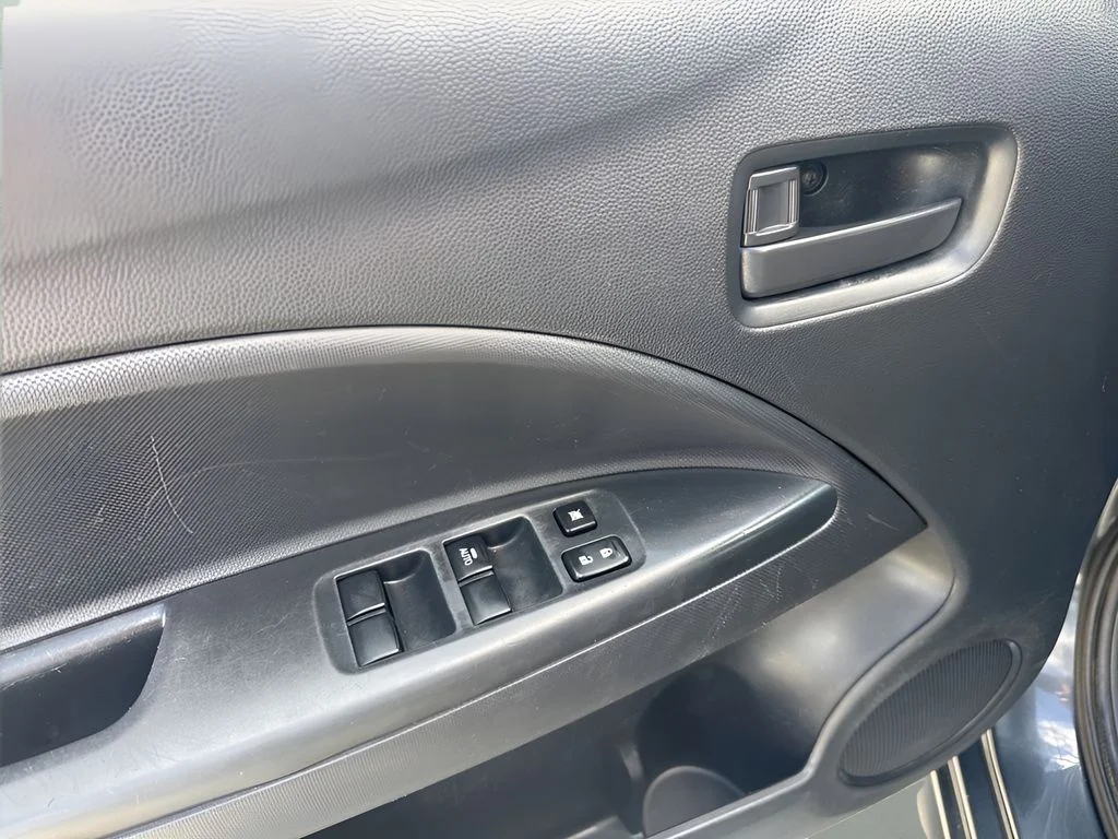 Used 2024 Gray Mitsubishi ES image 18
