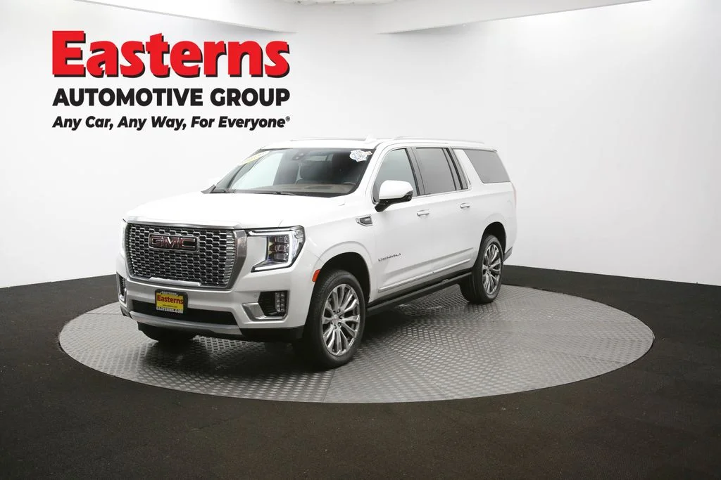 Used 2022 White GMC Denali image 61