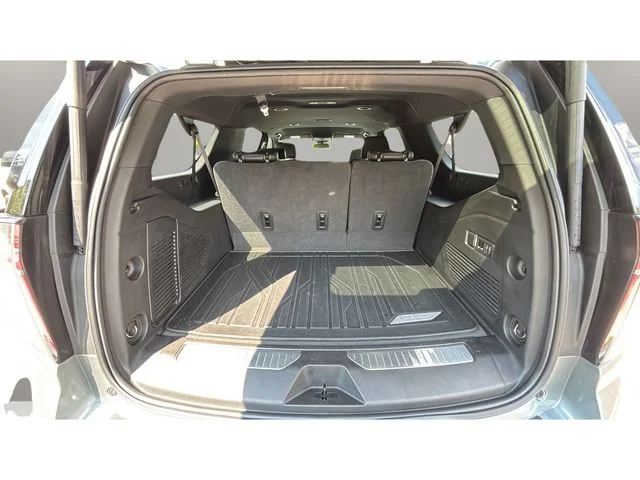 Used 2023 Gray Chevrolet Z71 image 31