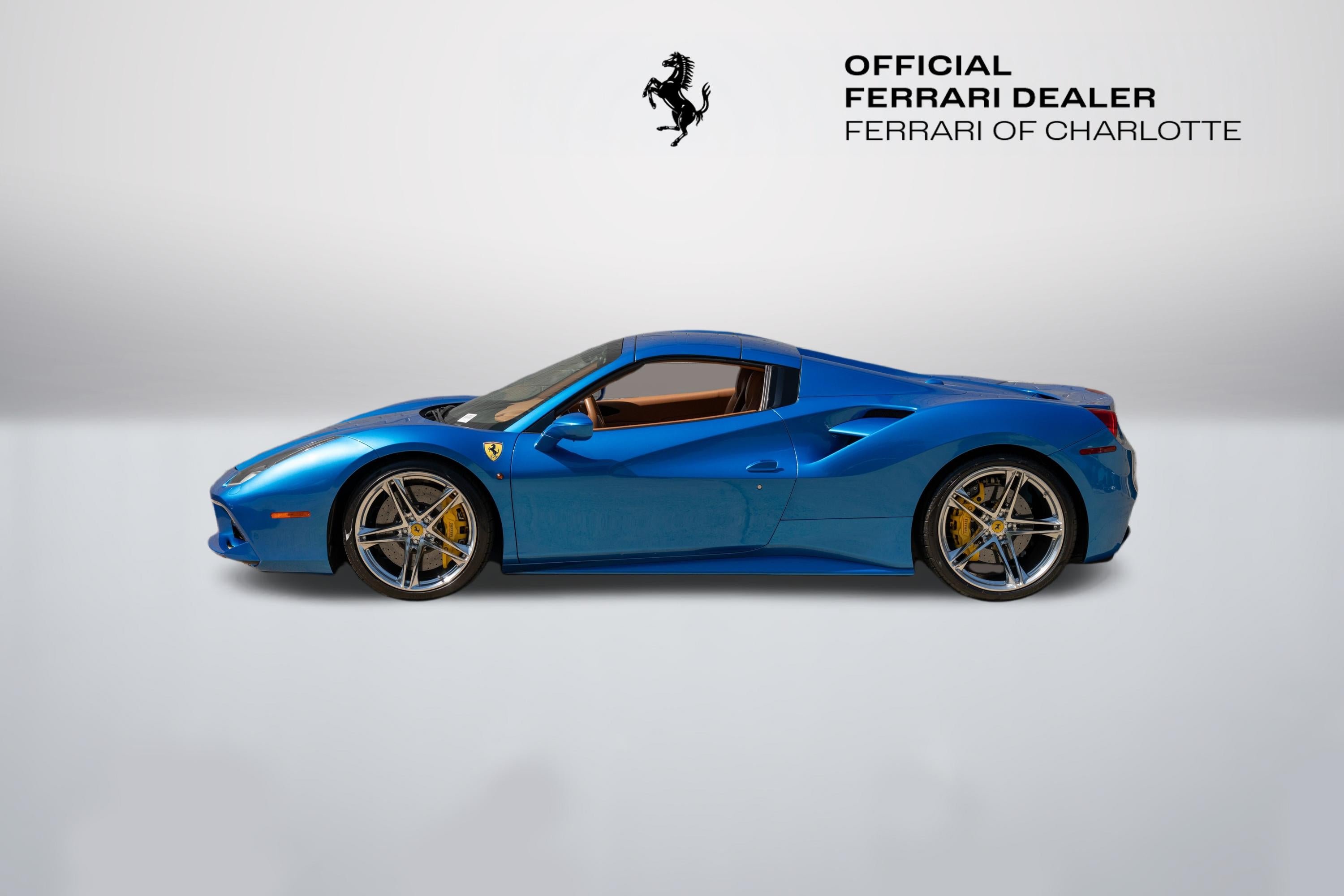 Used 2016 Blu Corsa Ferrari  image 3