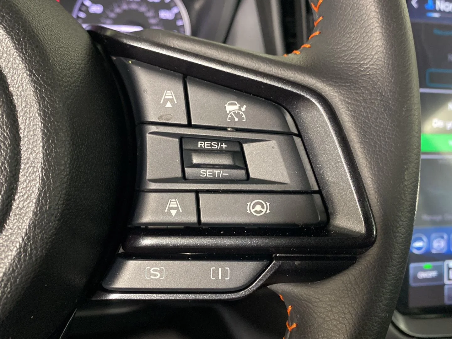 Used 2025 Alpine Green Subaru Limited image 11