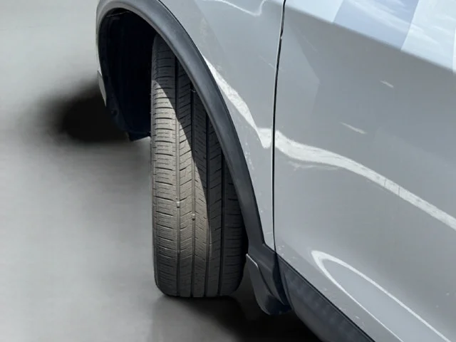Used 2021 Silver Nissan SL image 51