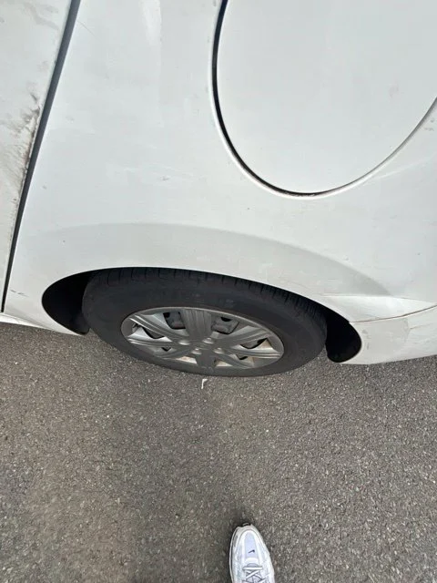 Used 2022 White Kia LX image 7