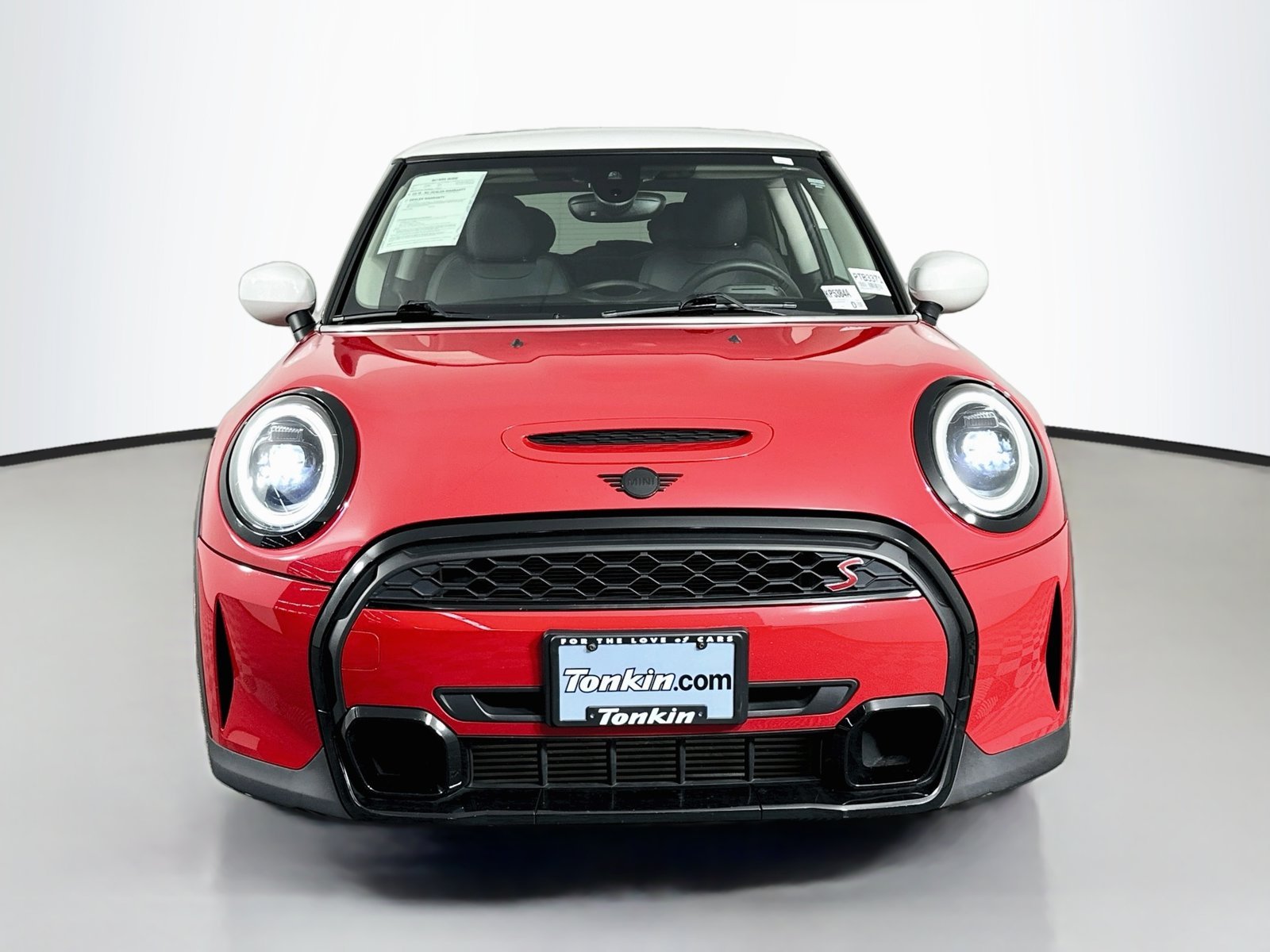 Used 2023 Chili Red MINI  image 2