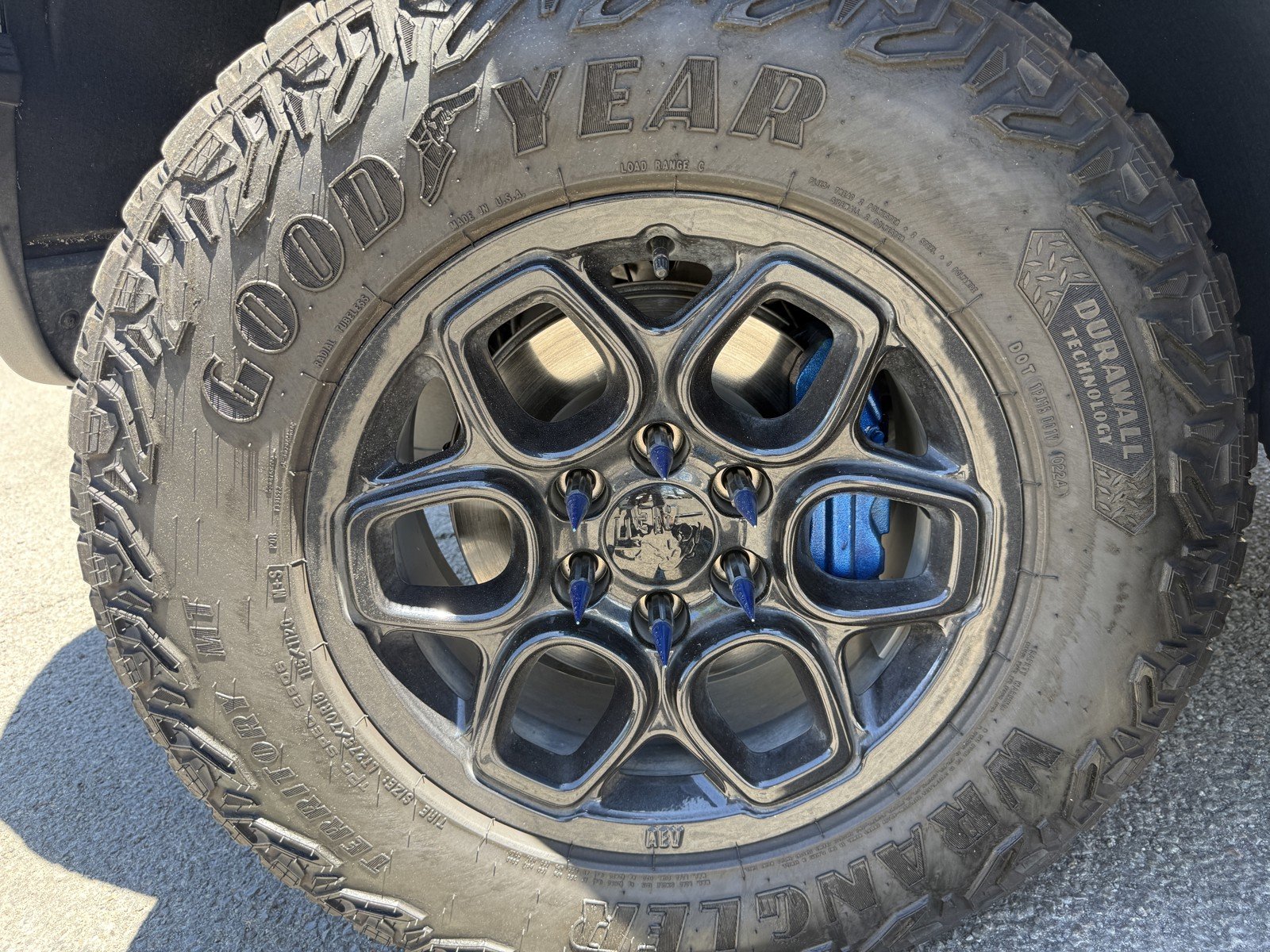 Used 2024 Blue Chevrolet ZR2 image 24