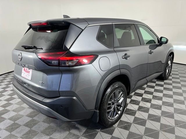 Used 2023 Gray Nissan S image 7
