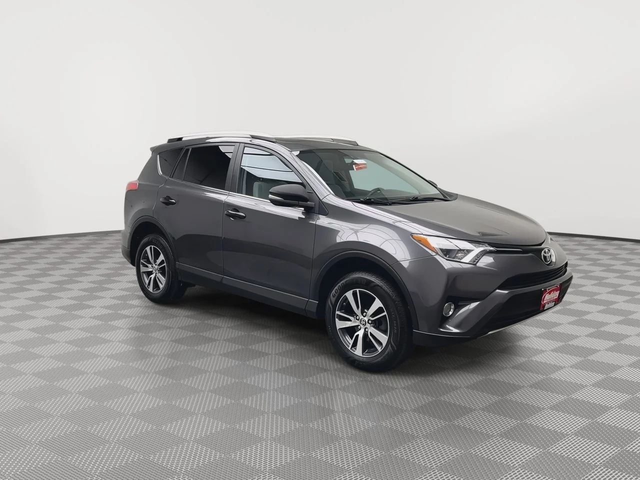 Used 2016 Gray Toyota XLE image 29