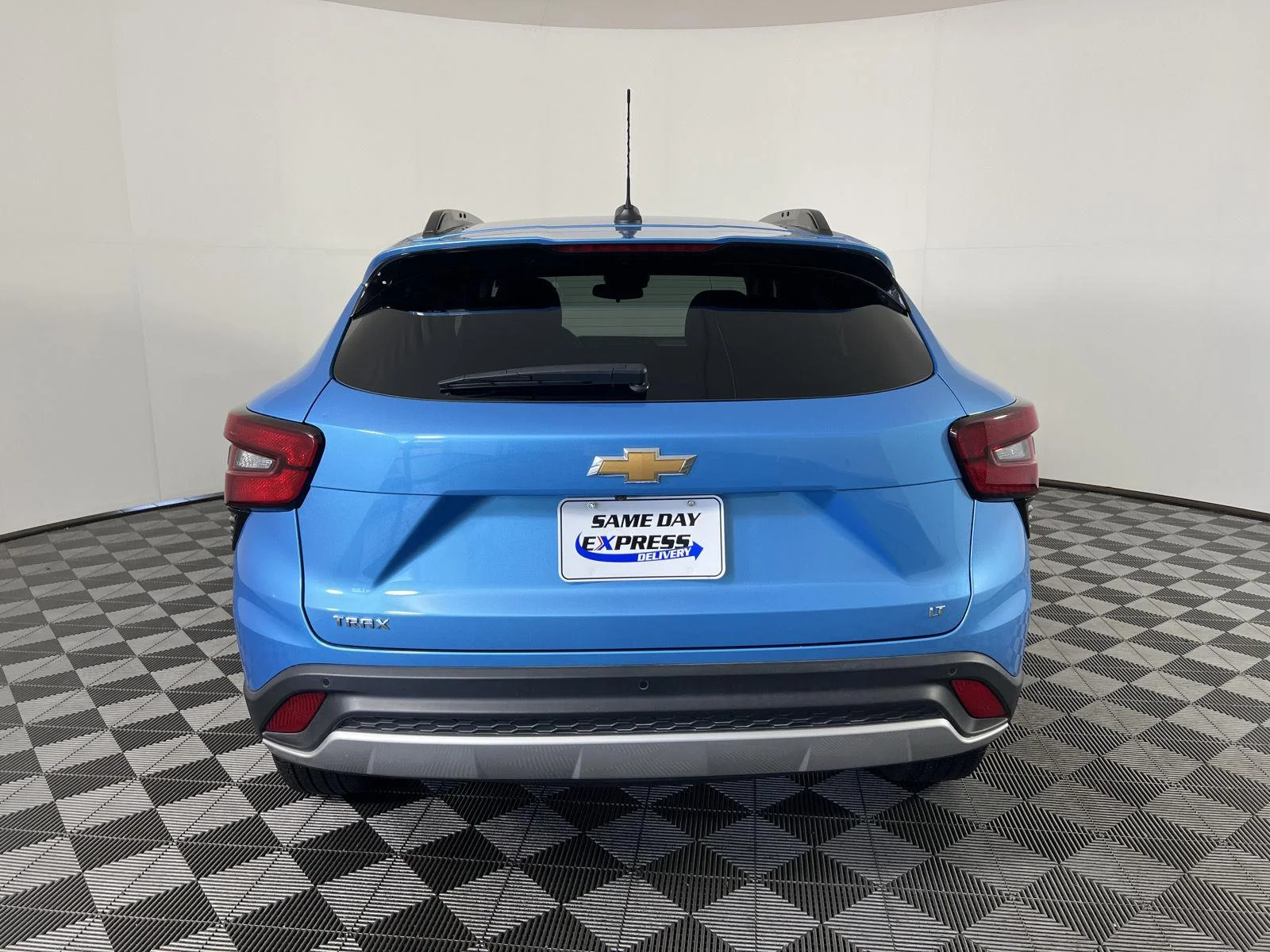 Used 2025 Marina Blue Metallic Chevrolet LT image 22