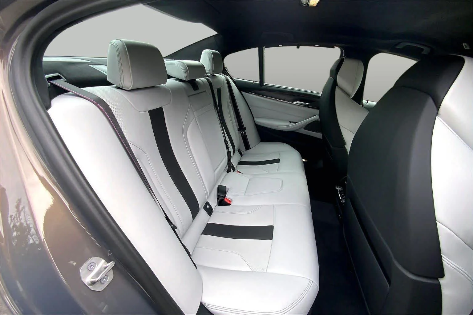 Certified Used 2023 Alvite Grey Metallic BMW  image 19