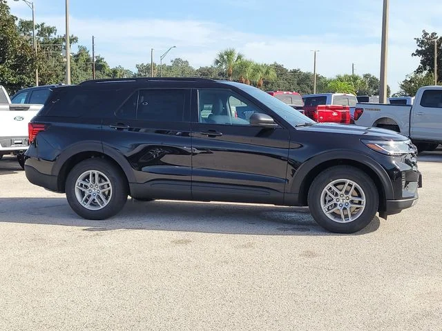 New 2027 Black Metallic Ford Active image 4
