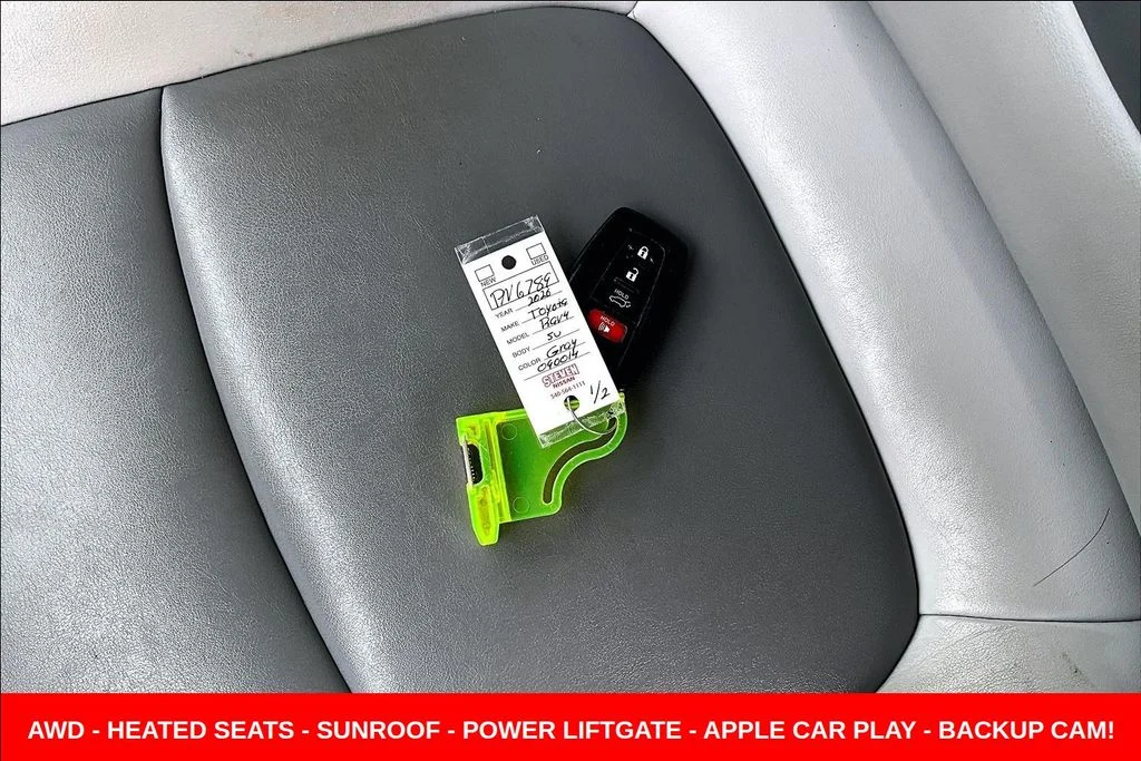 Used 2020 Gray Toyota XLE Premium image 34