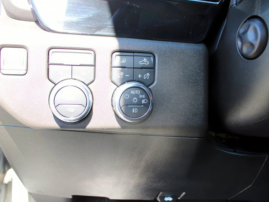 Used 2024 Sterling Metallic GMC SLT image 15