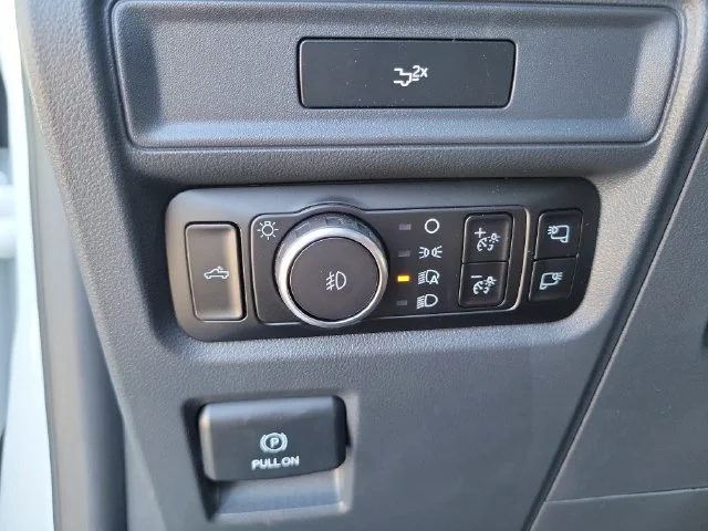 New 2026 Oxford White Ford XLT image 34