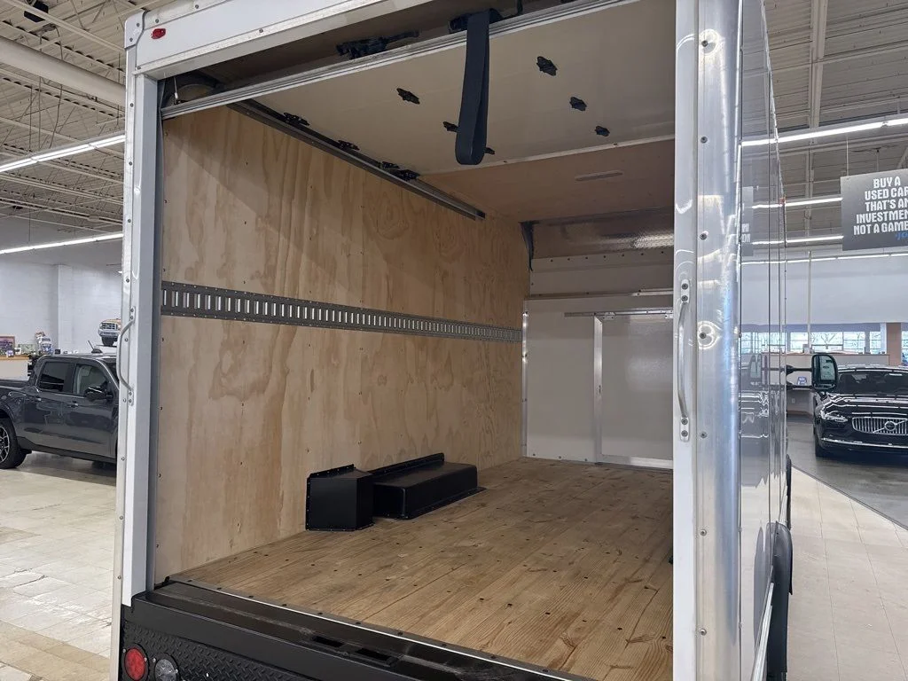 New 2025 Oxford White Ford E-350 SRW image 12