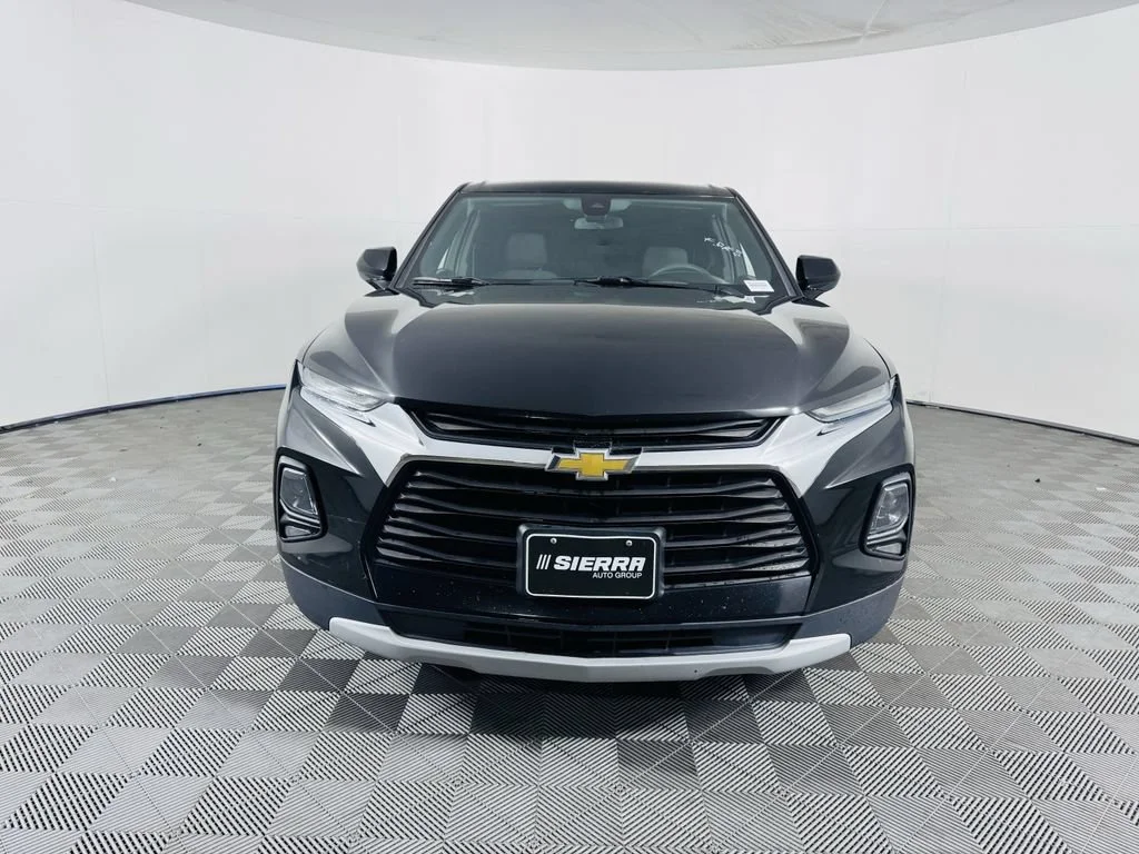 Used 2022 Black Chevrolet 2LT image 3
