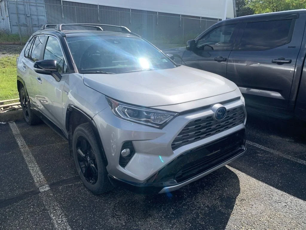 Used 2019 Silver Toyota XSE image 5