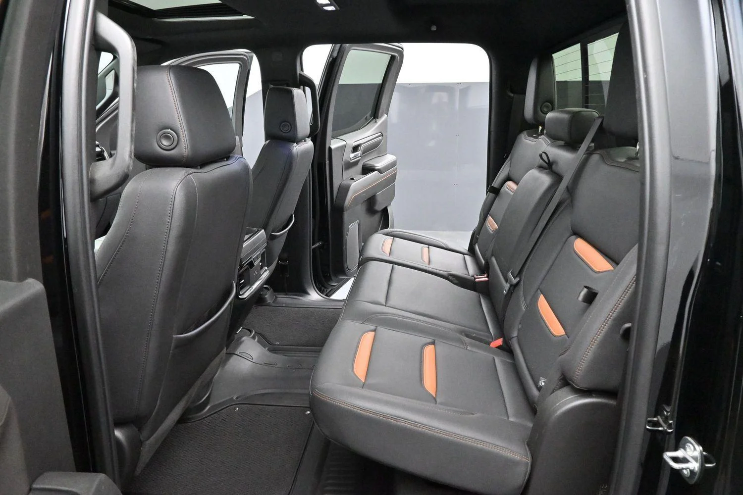 Used 2024 Onyx Black GMC AT4 image 32