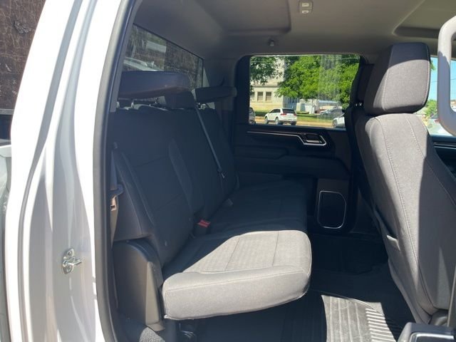 Used 2025 White Chevrolet LT image 17