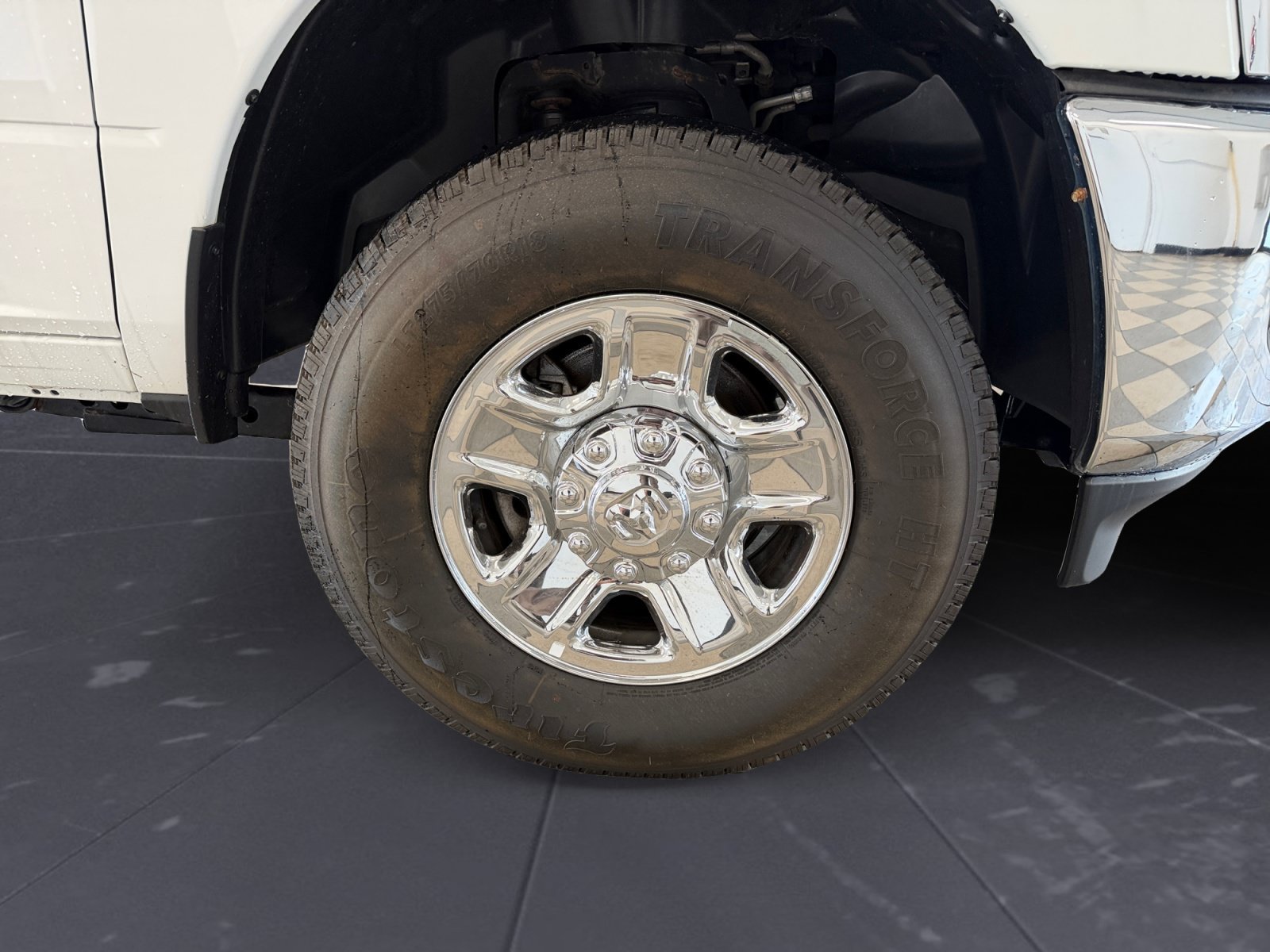 New 2024 Bright White Clear-Coat Exterior Paint RAM Tradesman image 34