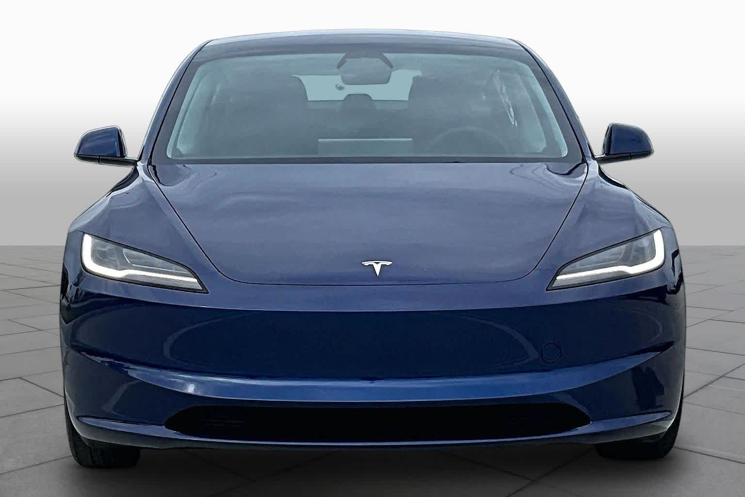Used 2025 Deep Blue Metallic Tesla Long Range image 3