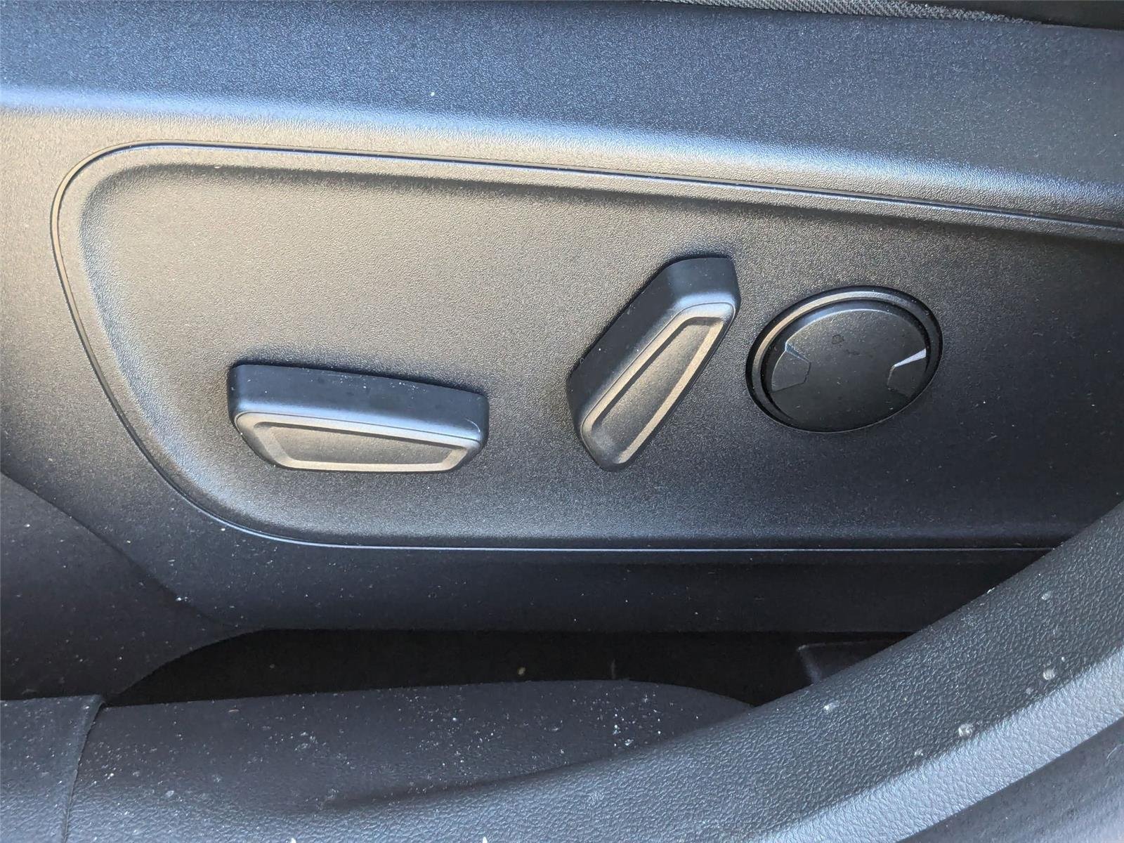 New 2025 Carbonized Gray Metallic Ford ST-Line image 21