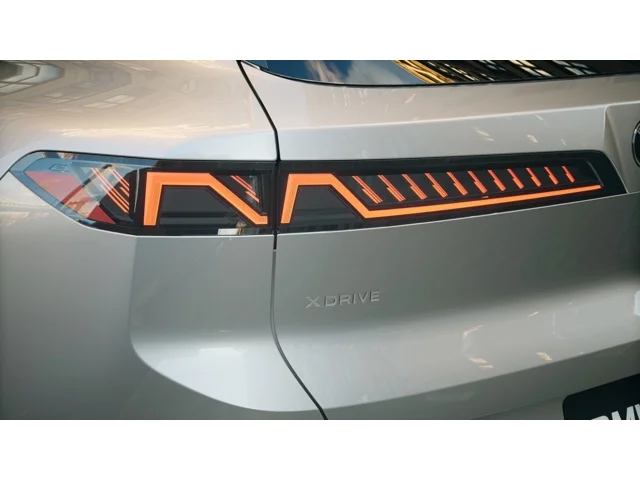 New 2027 Space Silver Metallic BMW  image 8