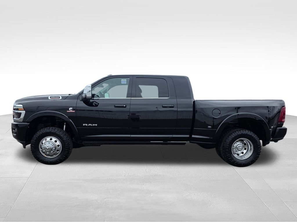 New 2026 Diamond Black Crystal Pearl-Coat Exterior Paint RAM Limited image 8