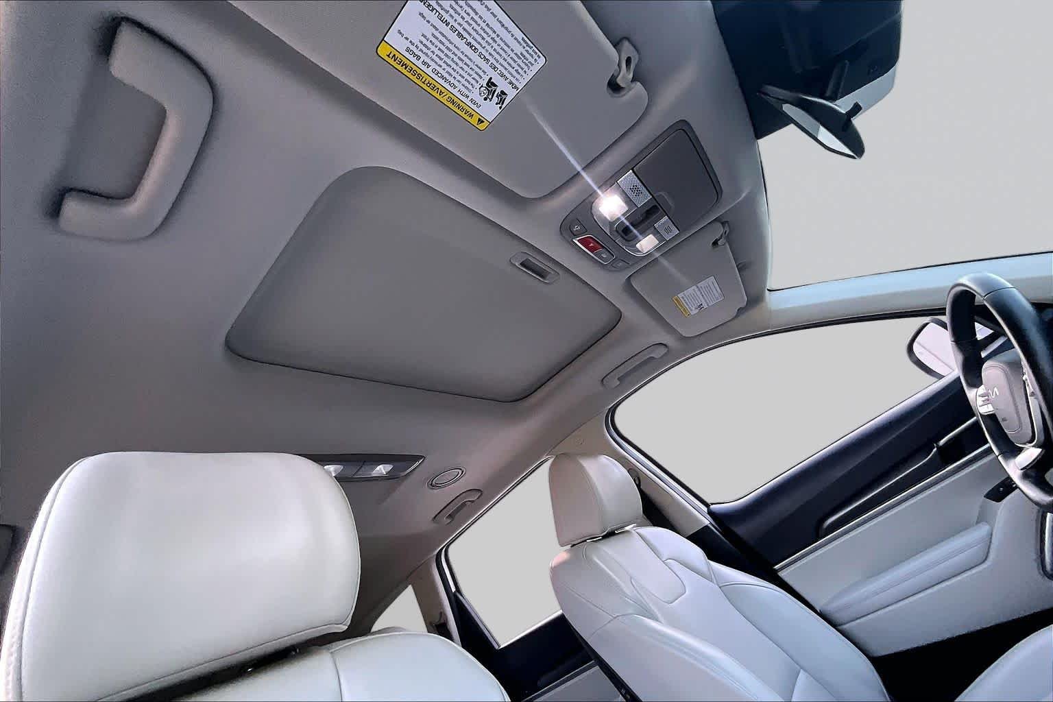 Certified Used 2025 Glacial White Pearl Kia S image 14