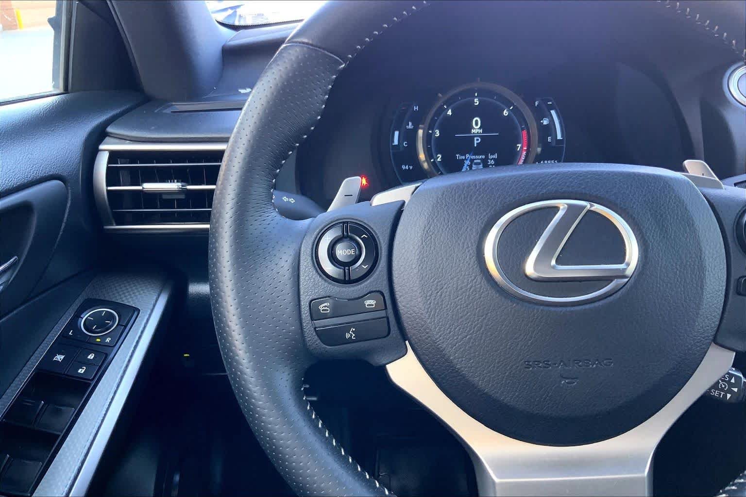 Used 2014 Ultra White Lexus  image 23