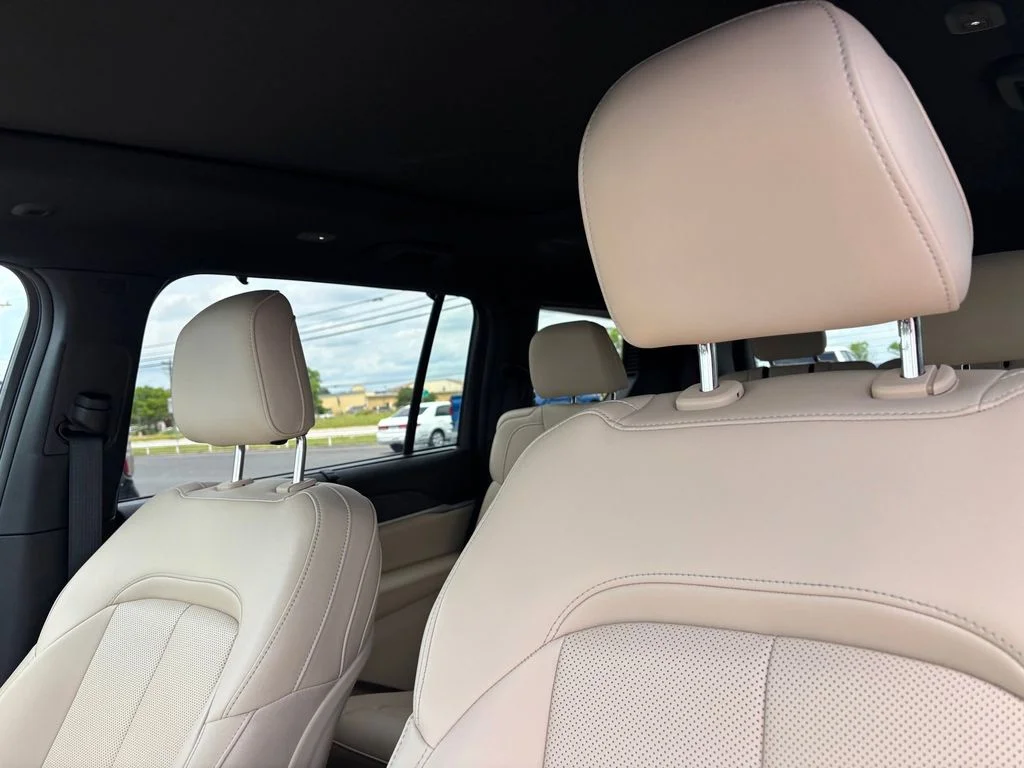 Used 2025 Gray Jeep Limited image 13